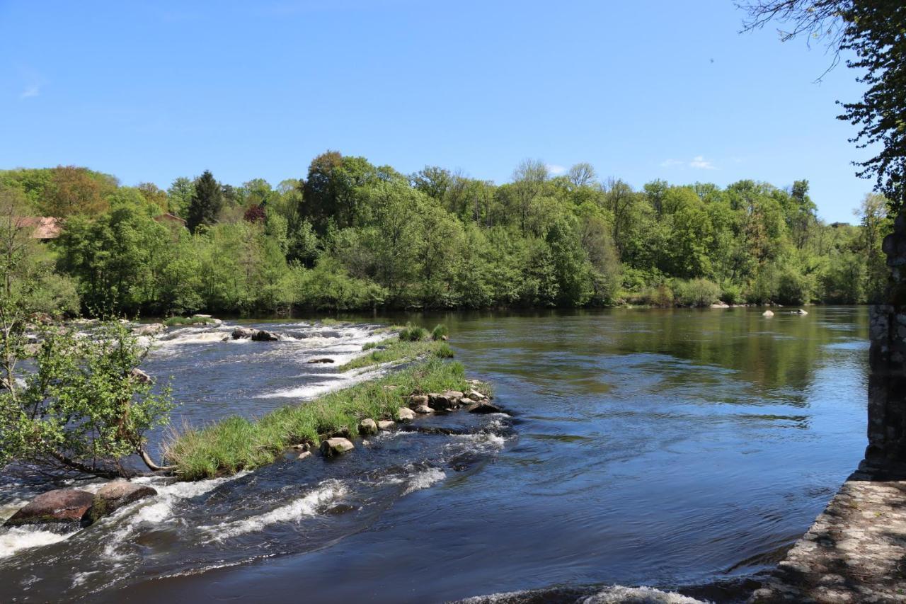 Manot Vacances - Gites En Bord De Vienne Bagian luar foto